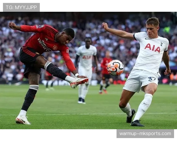 拉什福德展现战术灵活性，状态回暖助力球队重回胜轨