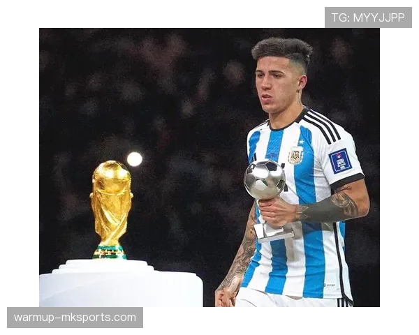 恩佐·费尔南德斯家里冰箱贴都是训练计划表